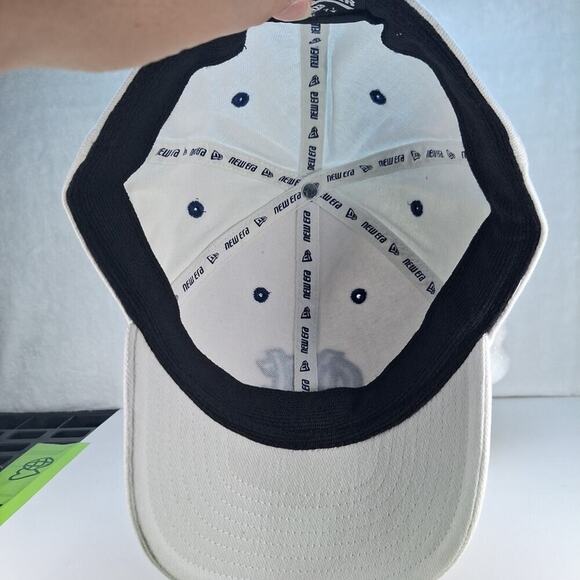 New Era North Carolina Tar Heels Baseball Hat Cap Fitted 7 1/2 White - Picture 6 of 7